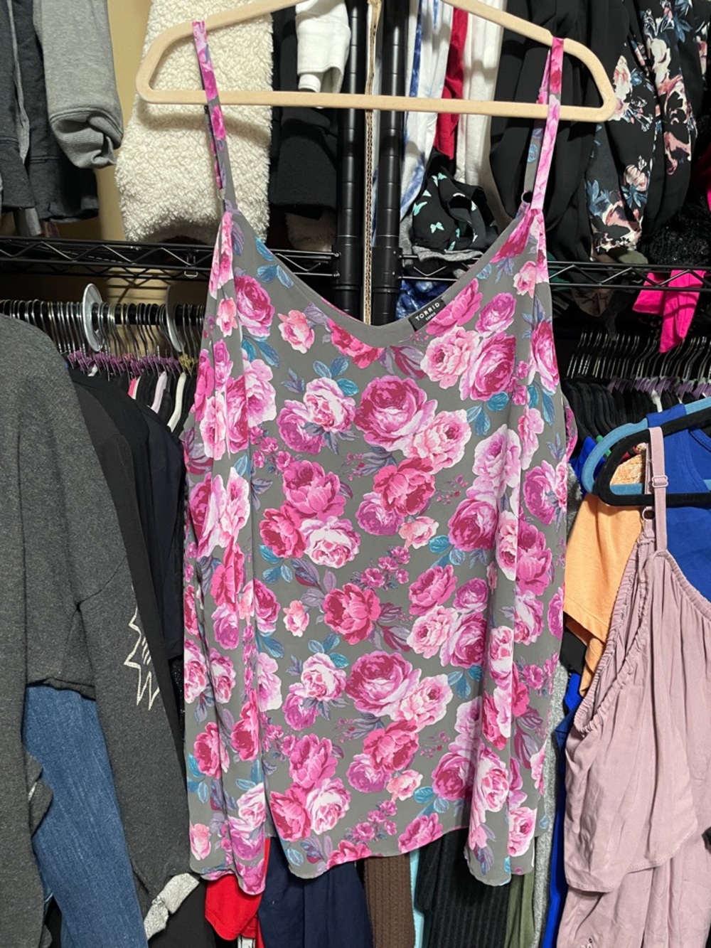 #513 size 5 torrid Sophie Floral Print Spaghetti Strap cami Top - Pink on Gray